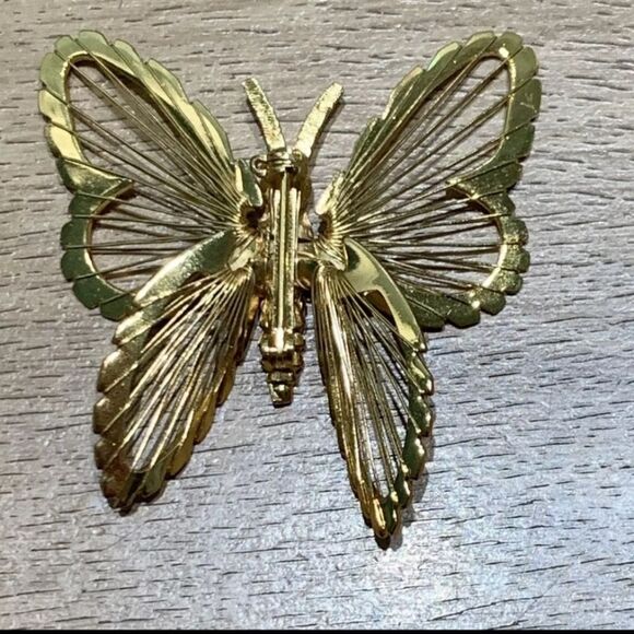 Vintage Monet Butterfly Pin Gold Tone Brooch 2"×1 3/4" - Picture 6 of 12
